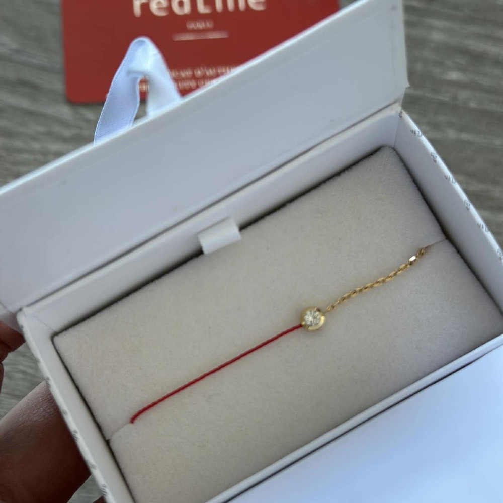 Redline Gold Bracelet with Red Thread - Picture 4 of 7